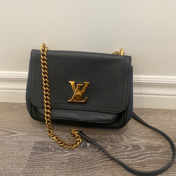 LOUIS VUITTON MyLockMe Chain black shoulder bag - Picture 2 of 6